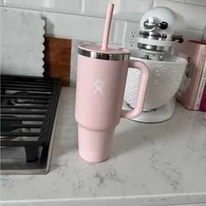 Hydro Flask Light Pink Trillium 40 oz Travel Tumbler Mug with Straw